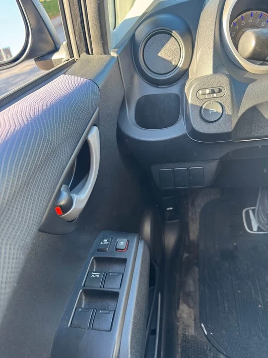 2009 Honda Fit - Image 9 of 19