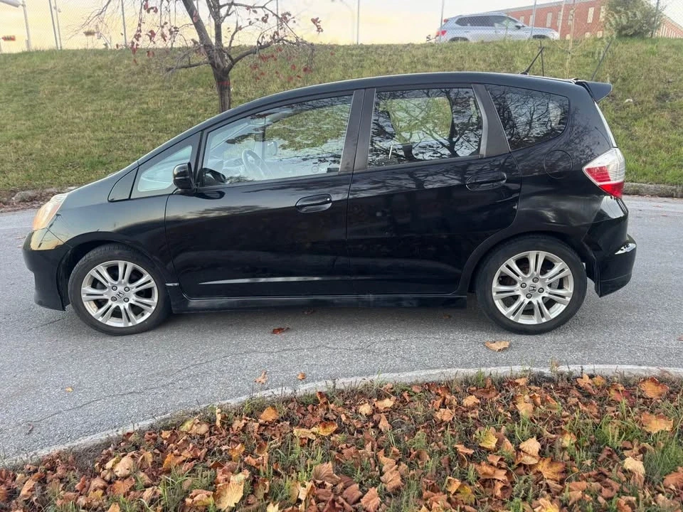 2009 Honda Fit - Image 3 of 19
