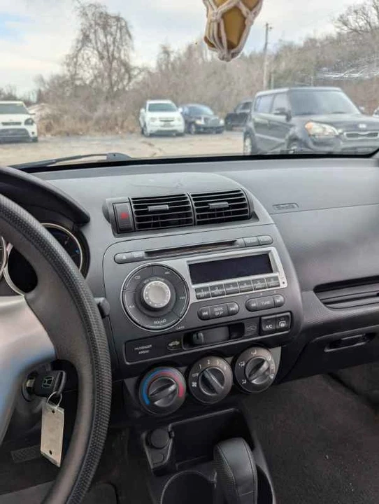 2009 Honda Fit - Image 4 of 12