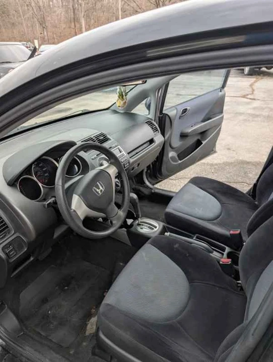2009 Honda Fit - Image 11 of 12