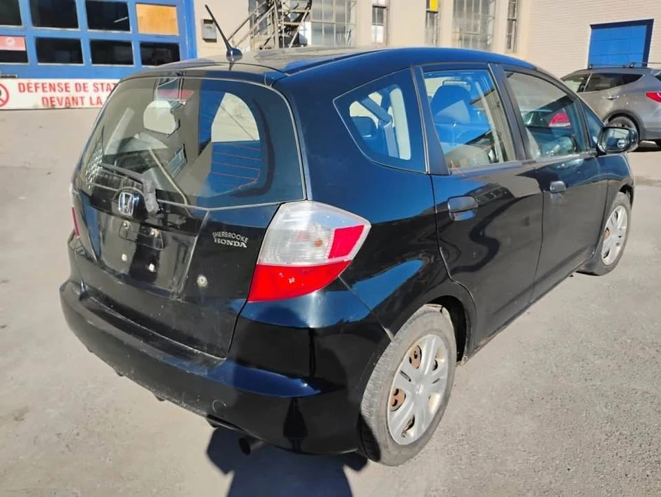 2009 Honda Fit - Image 5 of 10