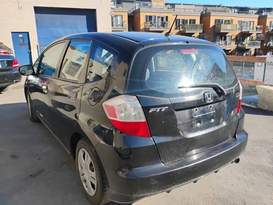 2009 Honda Fit - Image 6 of 10