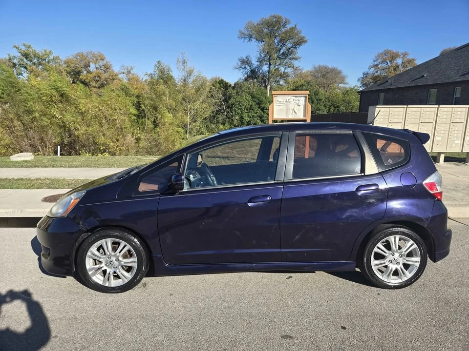 2009 Honda Fit - Image 2 of 8
