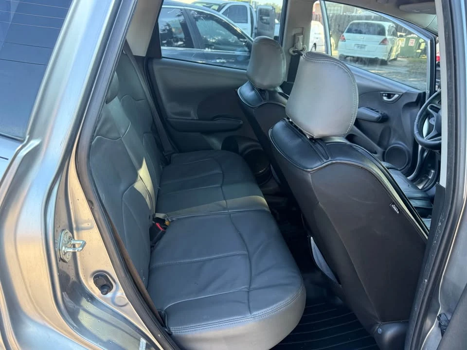 2009 Honda Fit - Image 16 of 17