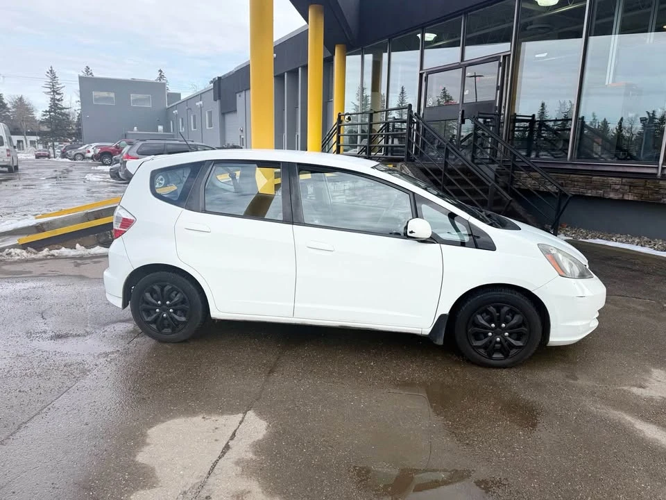 2009 Honda Fit - Image 2 of 8