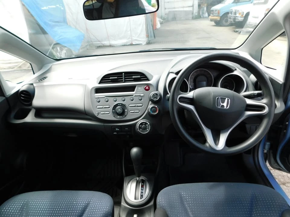 2009 Honda Fit - Image 9 of 20