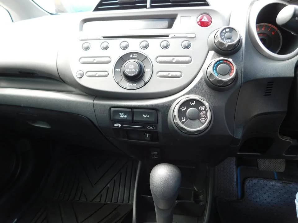 2009 Honda Fit - Image 12 of 20