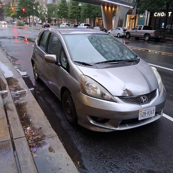 2009 Honda Fit - Image 2 of 9