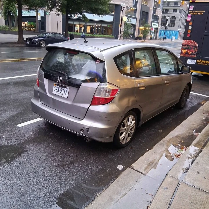 2009 Honda Fit - Image 4 of 9