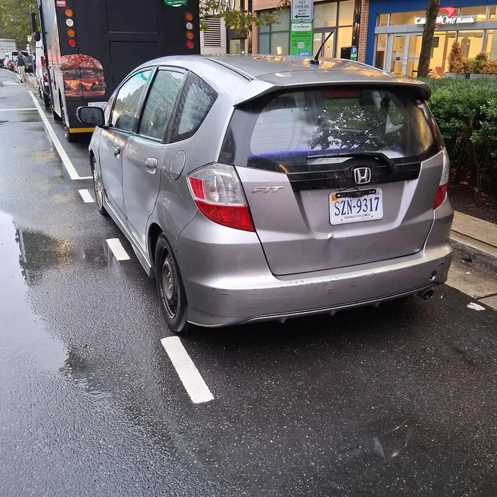 2009 Honda Fit - Image 3 of 9