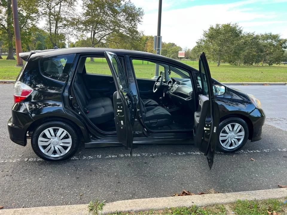 2009 Honda Fit - Image 6 of 11