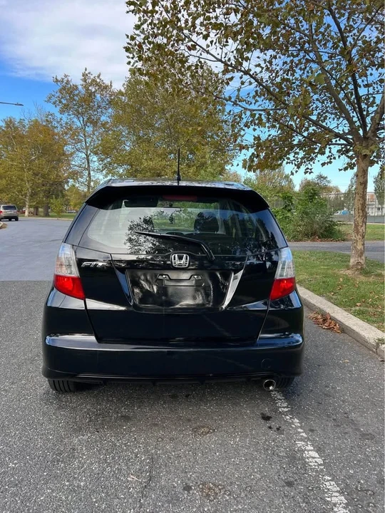2009 Honda Fit - Image 2 of 11