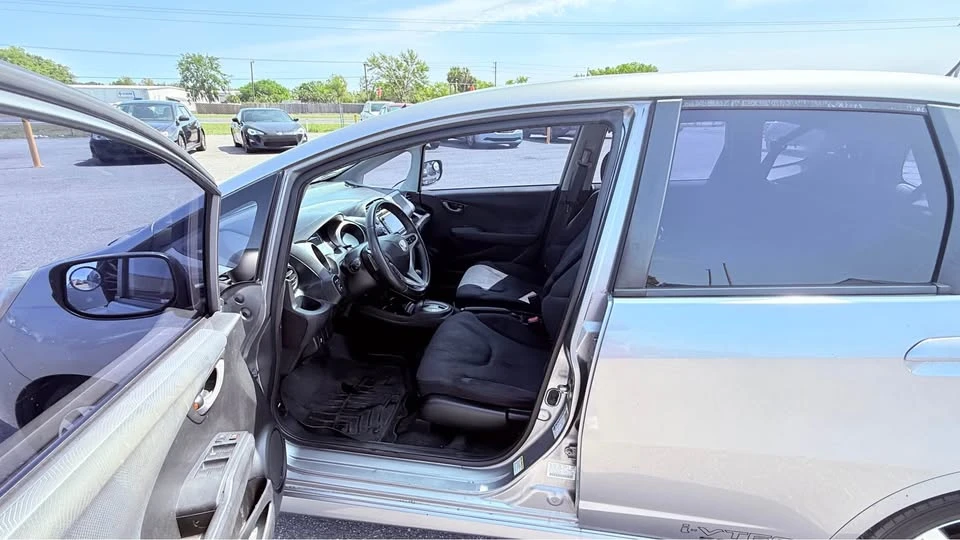 2009 Honda Fit - Image 9 of 14