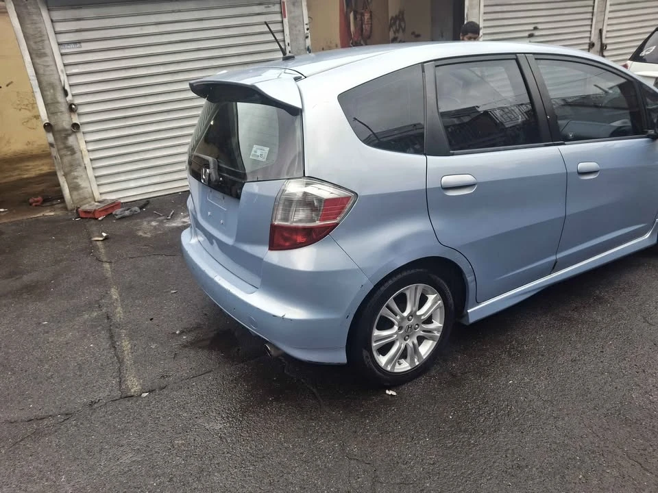 2009 Honda Fit - Image 2 of 4