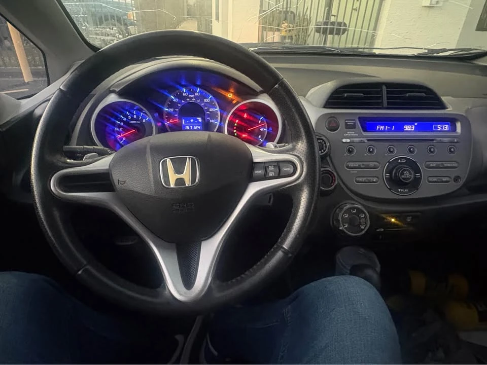 2009 Honda Fit - Image 6 of 7