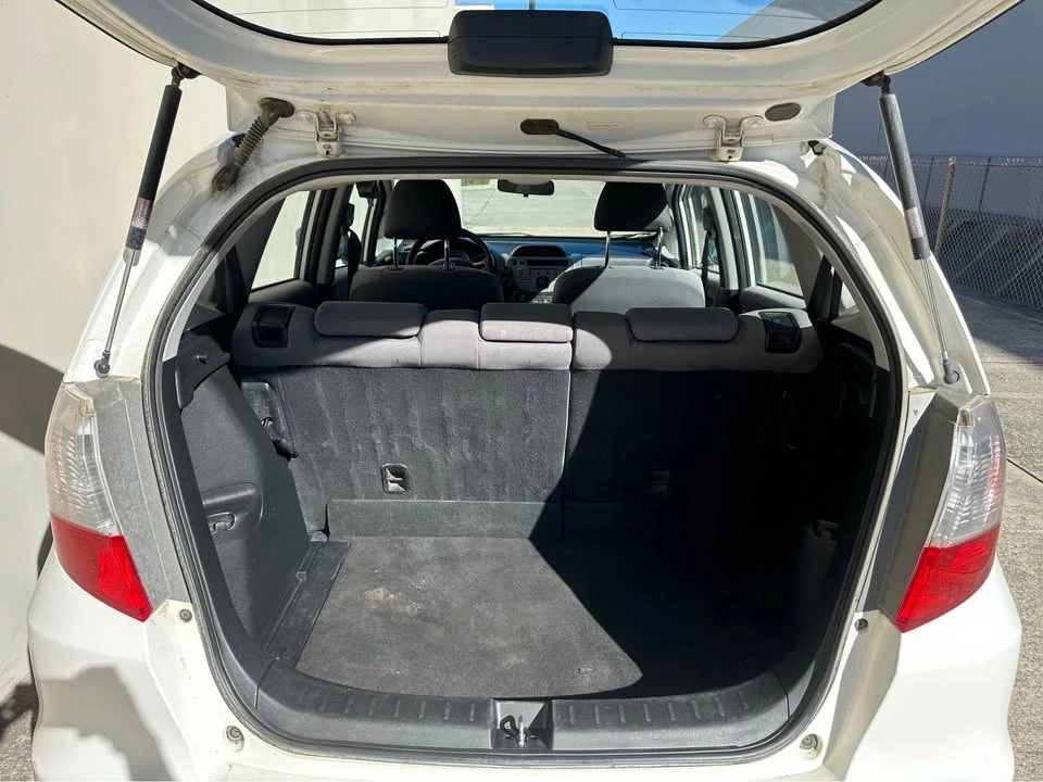 2009 Honda Fit - Image 16 of 19