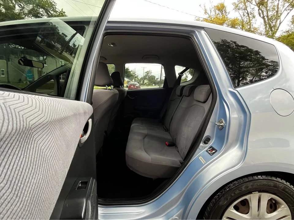 2009 Honda Fit - Image 11 of 17