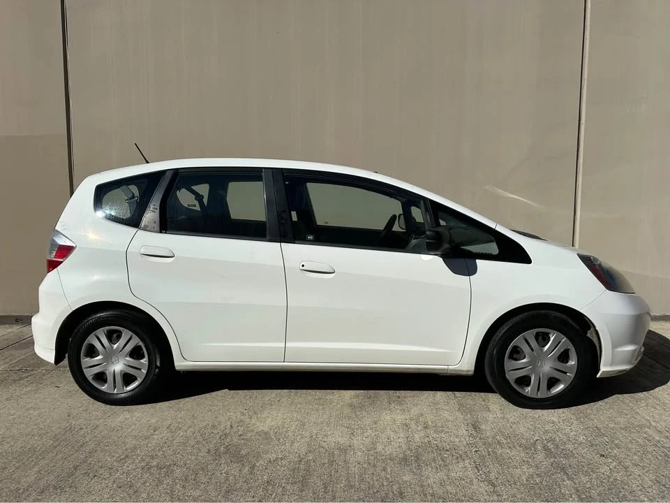 2009 Honda Fit - Image 5 of 19