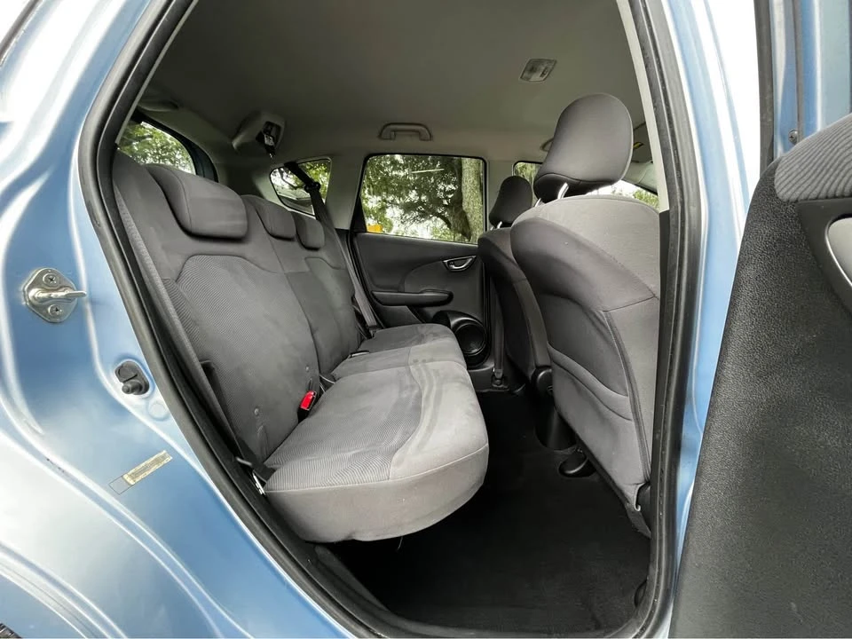 2009 Honda Fit - Image 16 of 18
