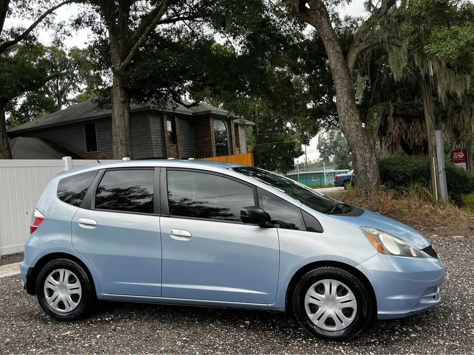 2009 Honda Fit - Image 2 of 18
