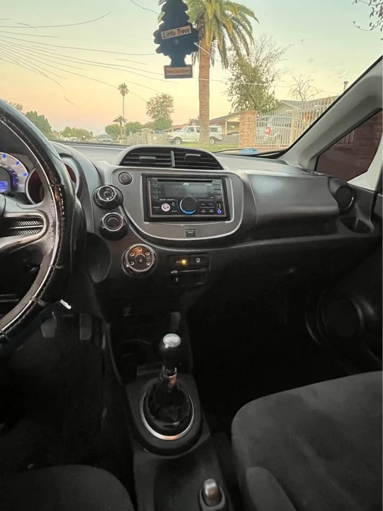2009 Honda Fit - Image 6 of 9