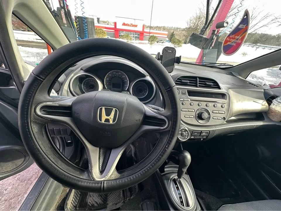 2009 Honda Fit - Image 2 of 12