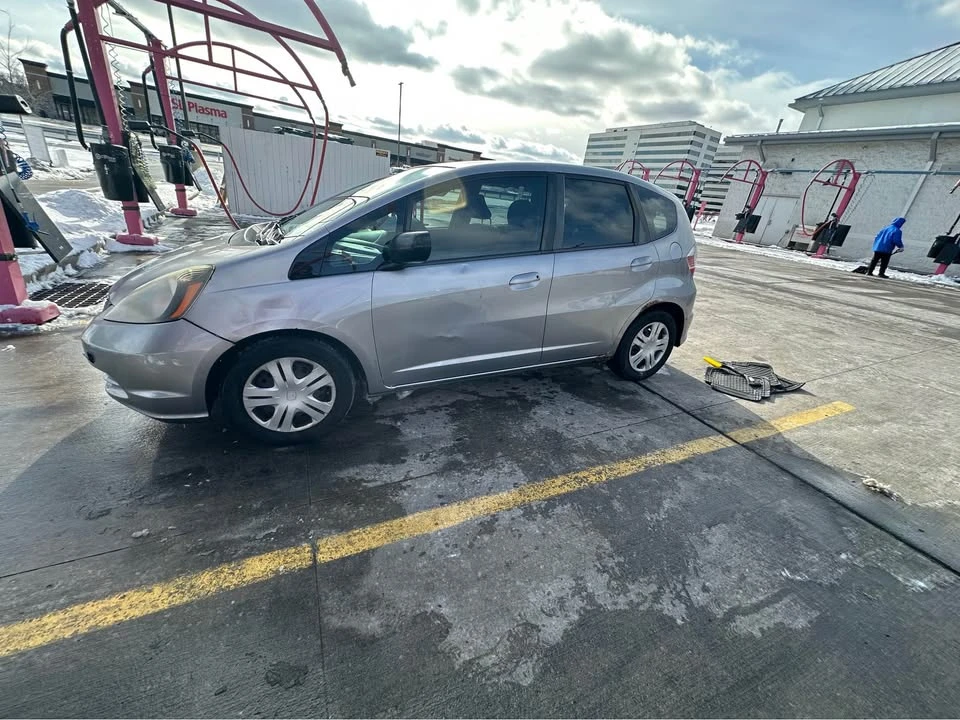 2009 Honda Fit - Image 4 of 12