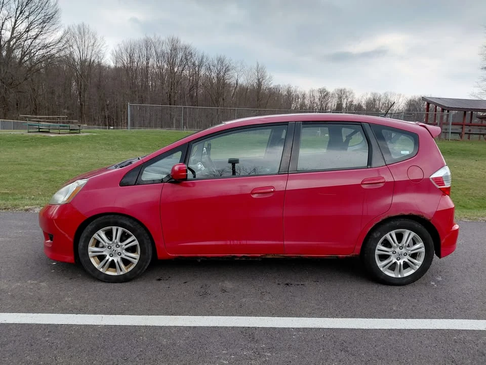 2009 Honda Fit - Image 2 of 13