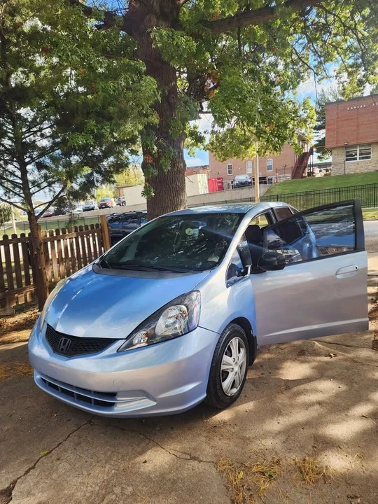 2009 Honda Fit - Image 2 of 11