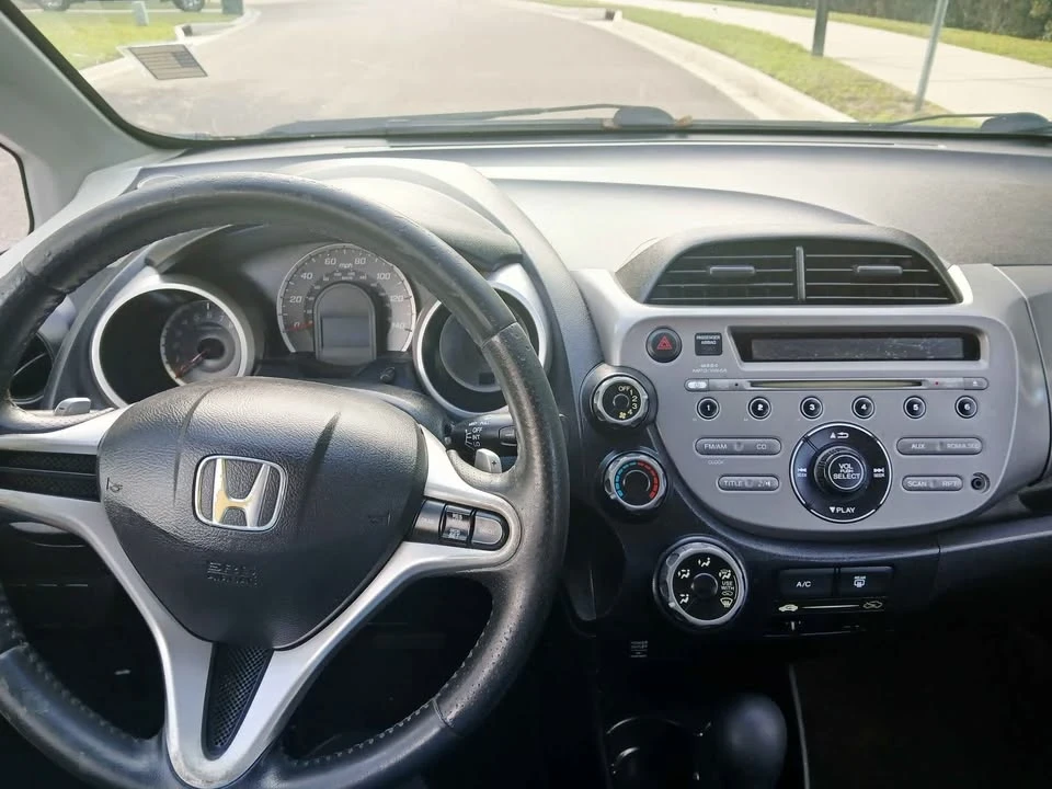 2009 Honda Fit - Image 5 of 9