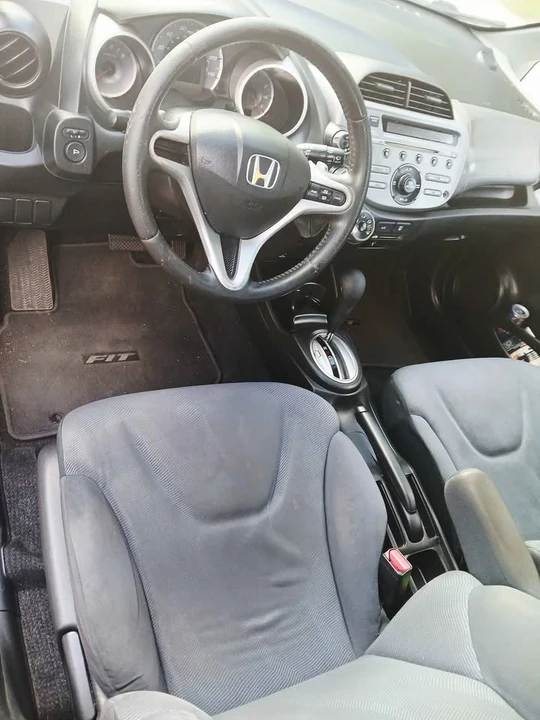 2009 Honda Fit - Image 8 of 9