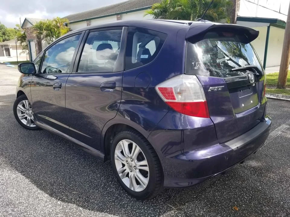 2009 Honda Fit - Image 3 of 18