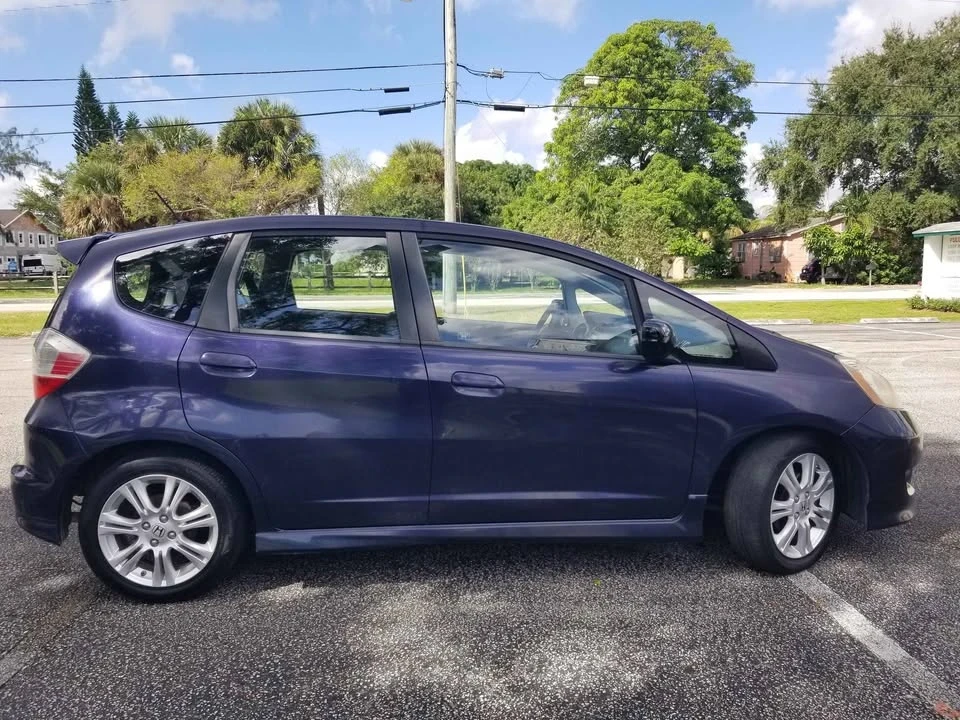 2009 Honda Fit - Image 5 of 18