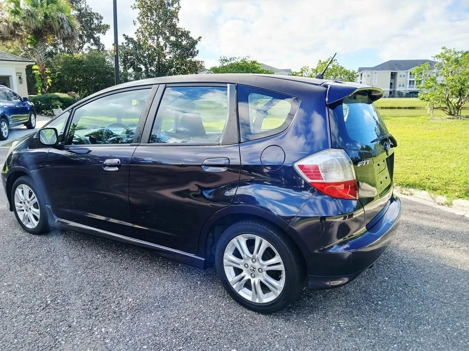 2009 Honda Fit - Image 3 of 9