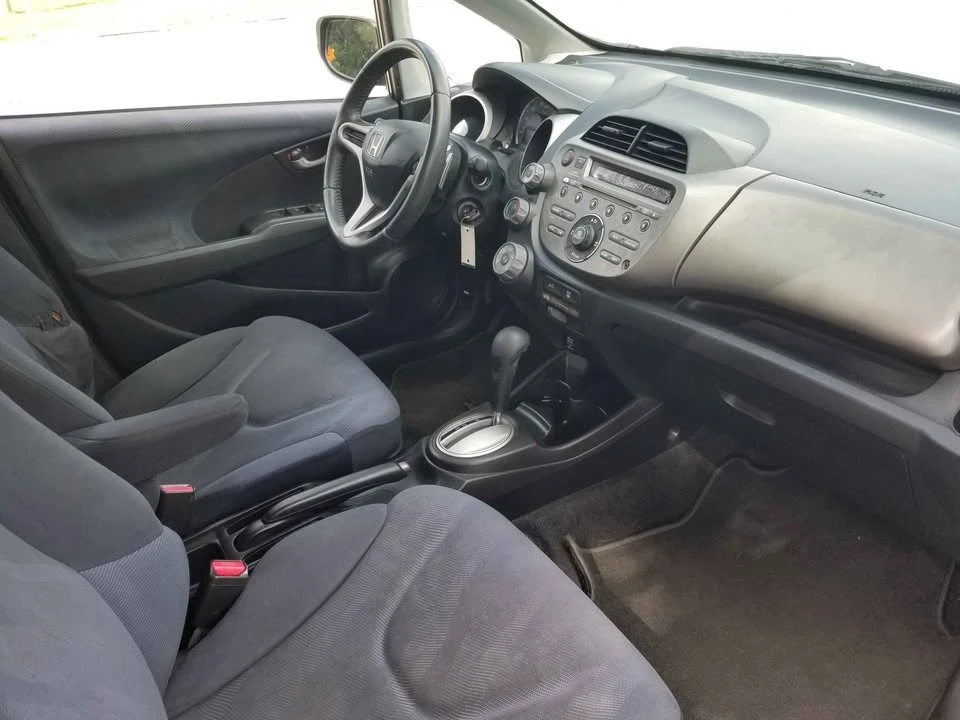 2009 Honda Fit - Image 15 of 18
