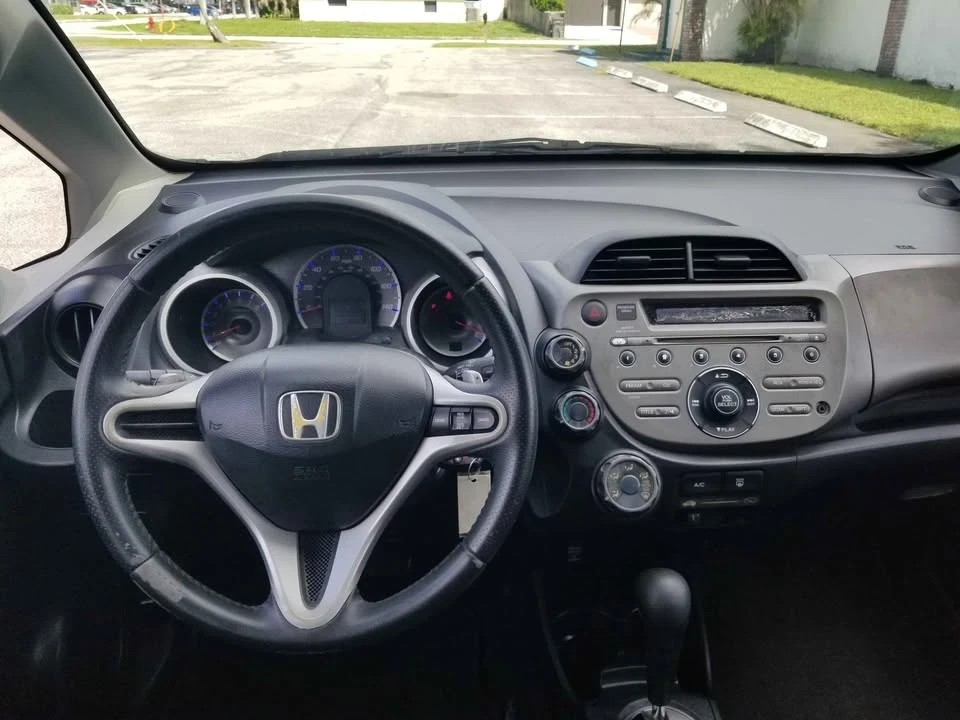 2009 Honda Fit - Image 8 of 18