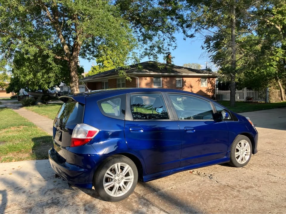 2009 Honda Fit - Image 3 of 15