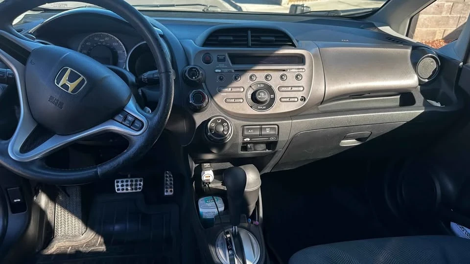 2009 Honda Fit - Image 6 of 20
