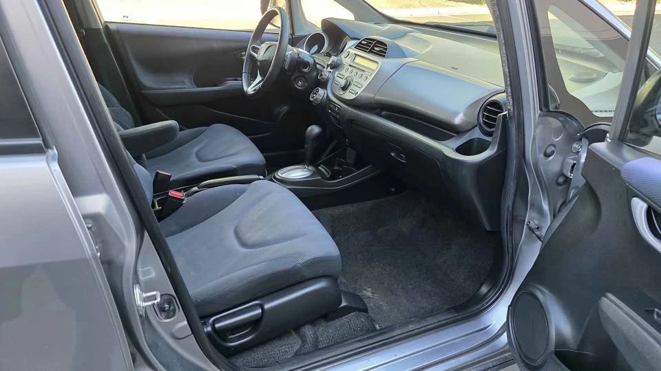 2009 Honda Fit - Image 11 of 14