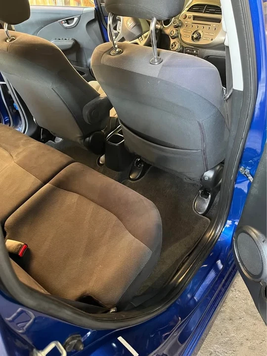 2009 Honda Fit - Image 6 of 6