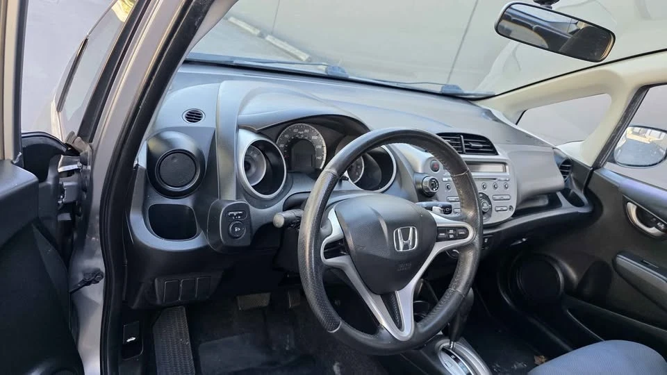 2009 Honda Fit - Image 10 of 14