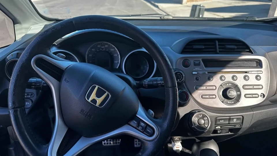 2009 Honda Fit - Image 5 of 20