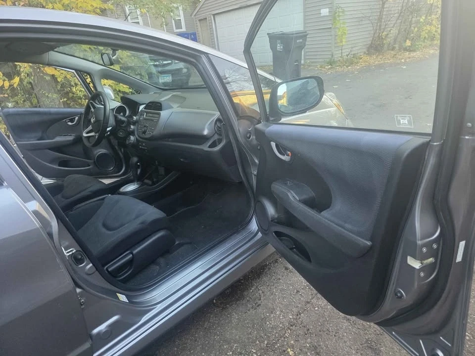2009 Honda Fit - Image 11 of 17