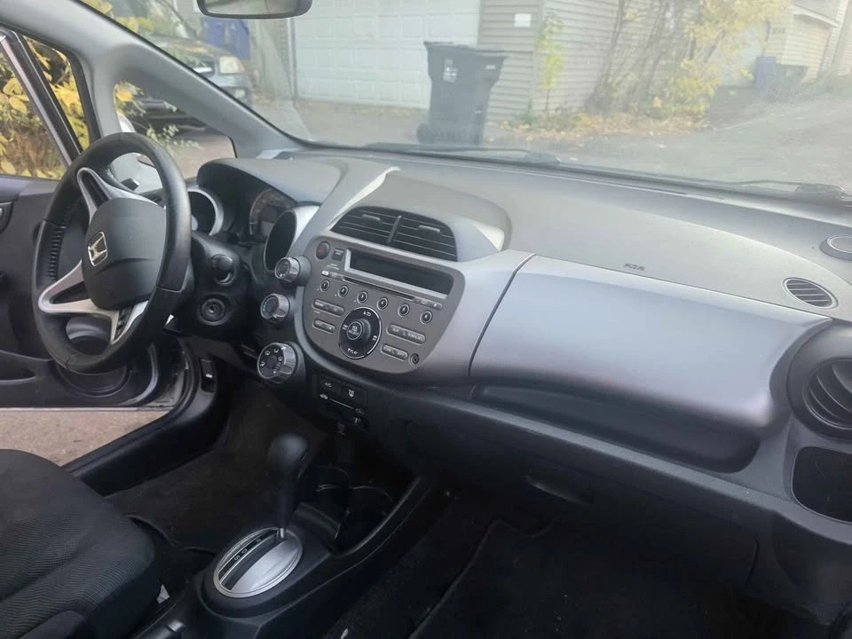 2009 Honda Fit - Image 12 of 17