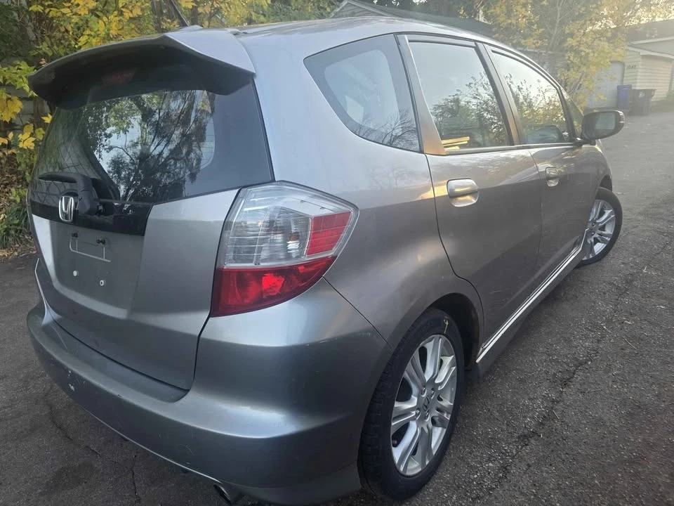 2009 Honda Fit - Image 16 of 17