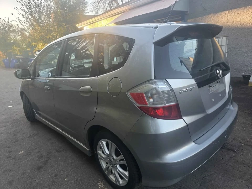 2009 Honda Fit - Image 15 of 17