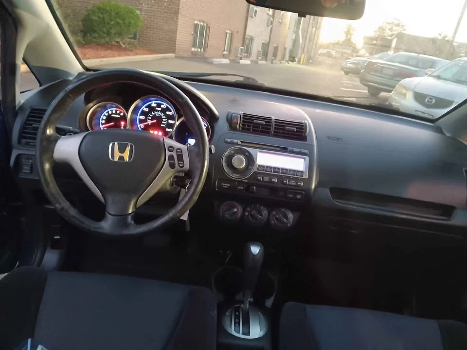 2009 Honda Fit - Image 7 of 13