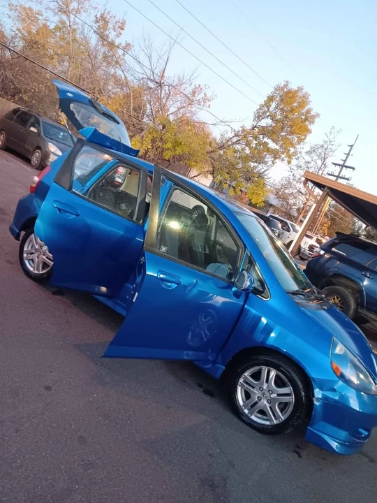 2009 Honda Fit - Image 10 of 13