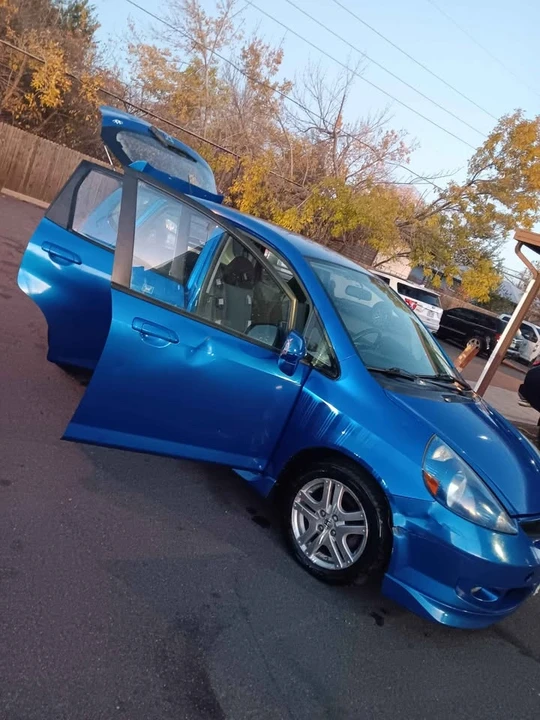 2009 Honda Fit - Image 11 of 13
