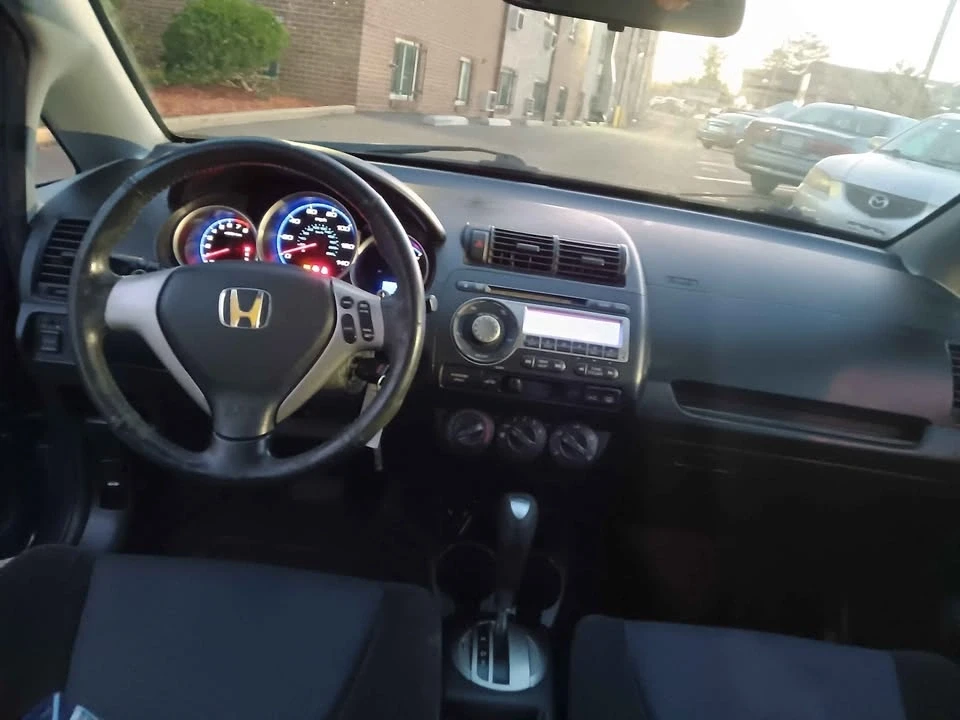 2009 Honda Fit - Image 8 of 13